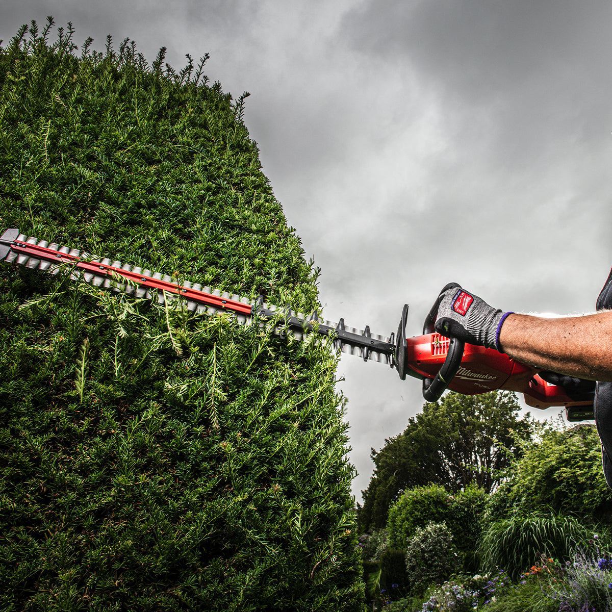 Milwaukee M18FHET75G2-0 18V FUEL Brushless 75cm Hedge Trimmer Body Only 4933498387